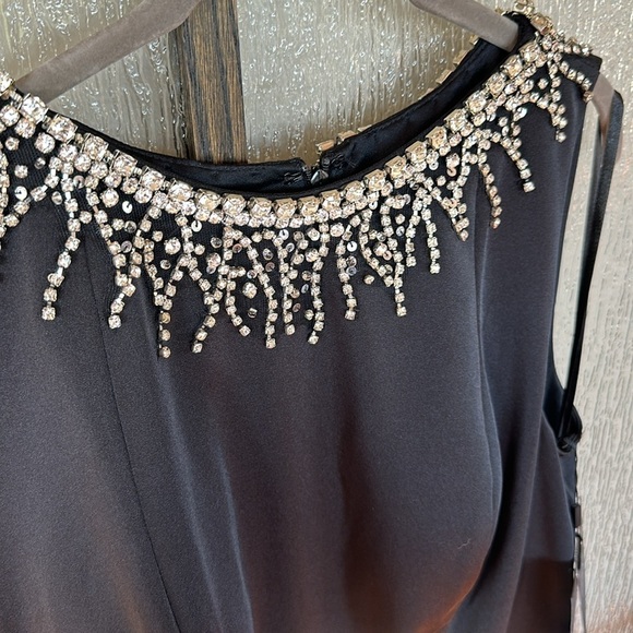 Mac Duggal Sleeveless Rhinestone Collar Column Gown size 12 new sold out size! - Picture 9 of 13